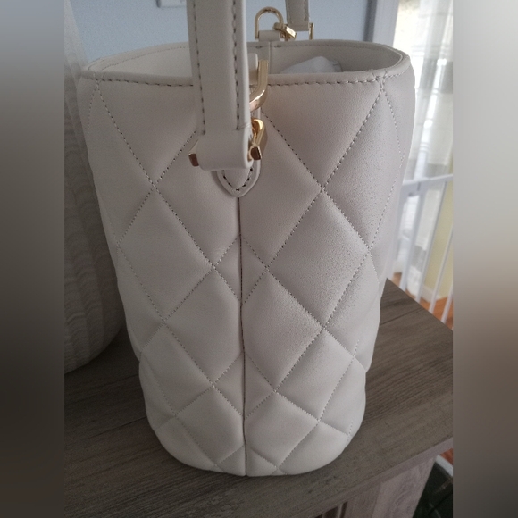 SOLD SOLD - Picture 7 of 16